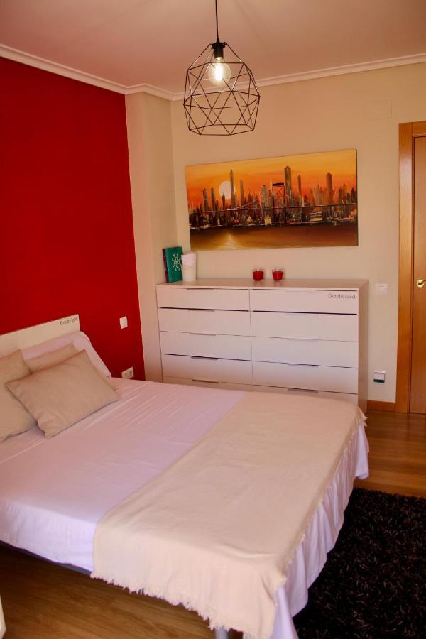 Atico En El Centro Con Amplia Terraza Apartman Entrena Kültér fotó