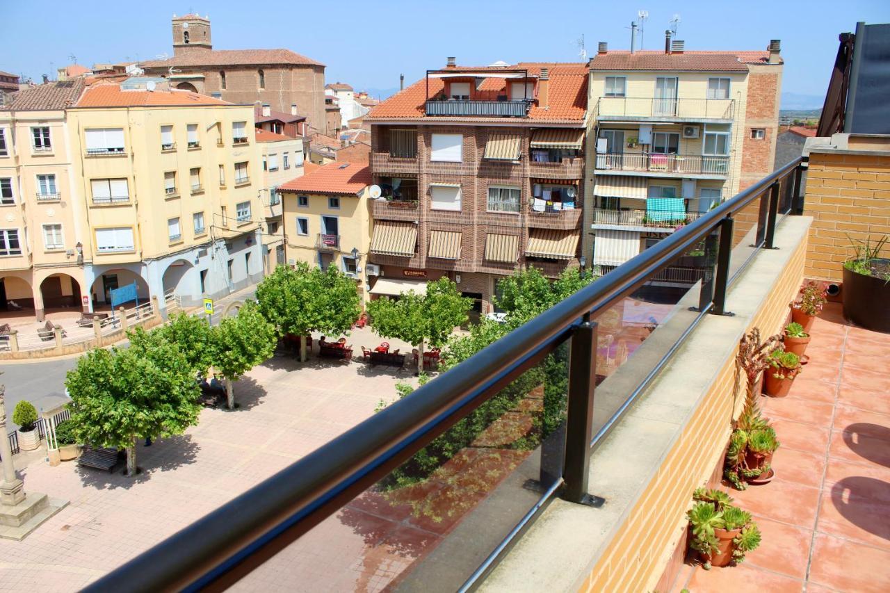 Atico En El Centro Con Amplia Terraza Apartman Entrena Kültér fotó